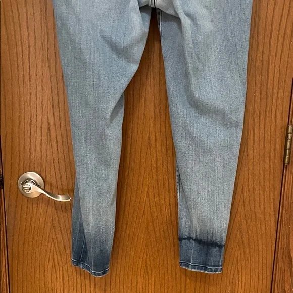 LANE BRYANT UGC Women’s Size 16 Blue Mid-Rise Skinny Jeans signature fit - Picture 9 of 10